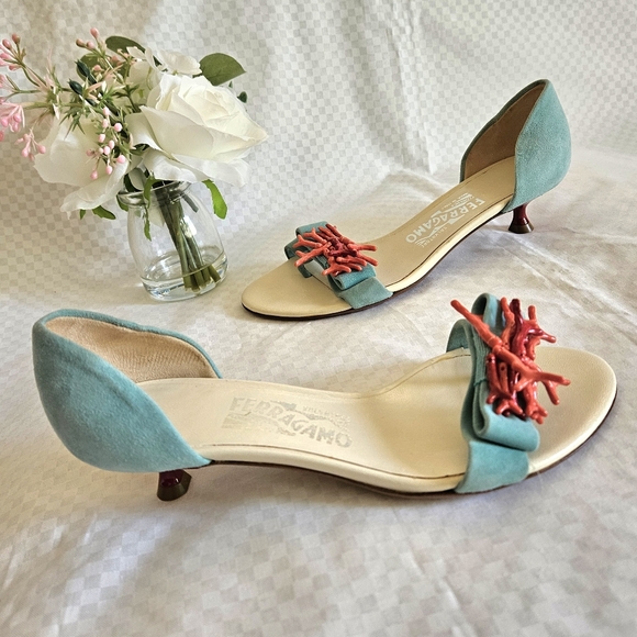 NDS Salvatore Ferragamo Designer Slip-on kitten heels...